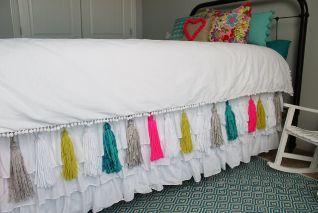 Aesthetic Yarn Tassel Bed Skirt Craft 