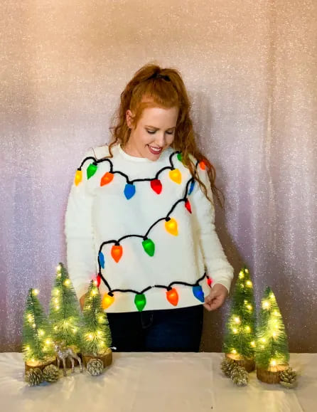 Beautiful Christmas Sweater Party Ideas With Lights
