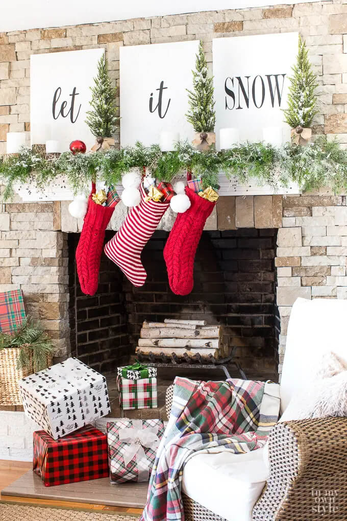 Beautiful Fireplace Decoration Idea For Christmas Eve