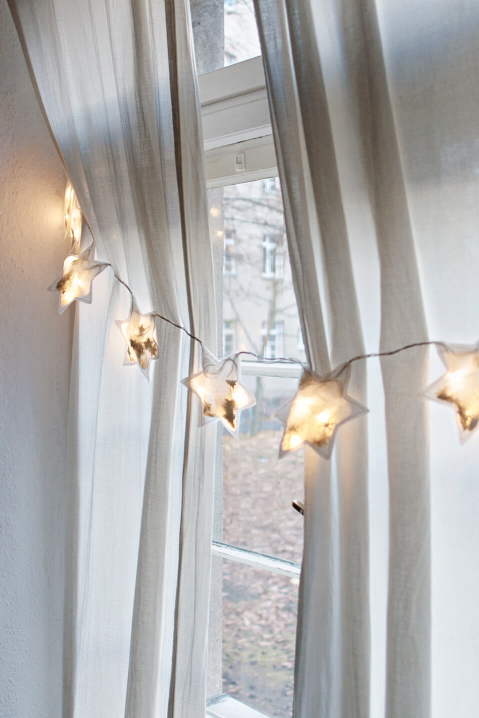 Beautiful Star String Indoor Light Decoration Ideas For Christmas Eve