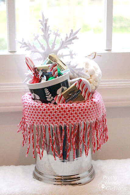 Chocolate Basket Made With Yarn, Candy Cane & Snowflake Christmas Gift Basket Ideas