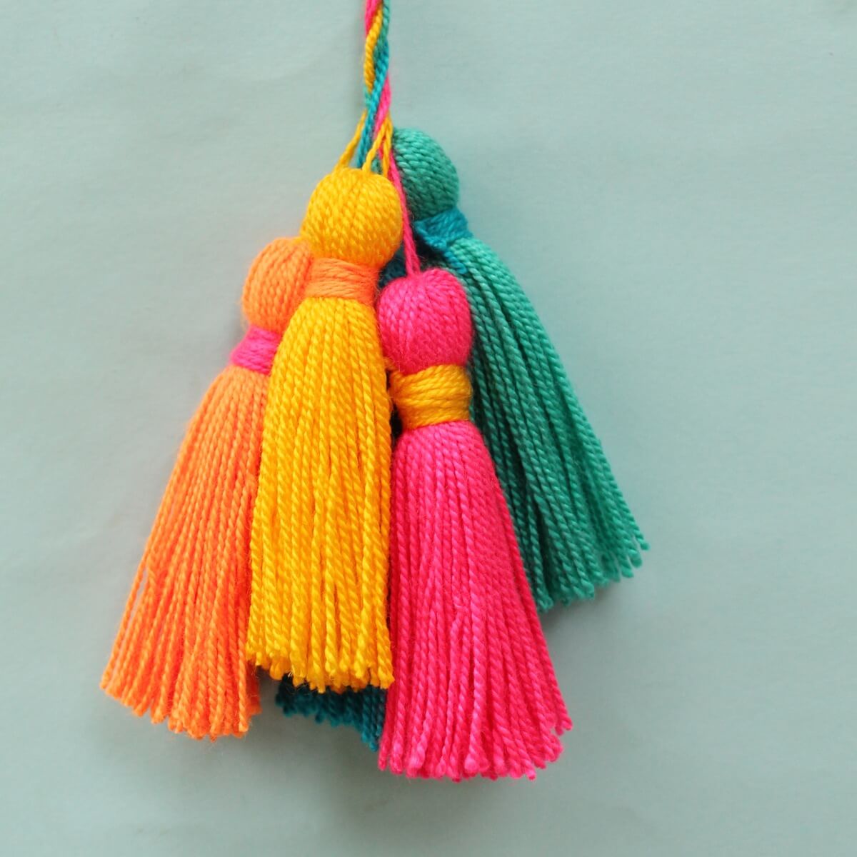Colurful Yarn Tassel Project For Toddlers : Yarn Projects For Beginners