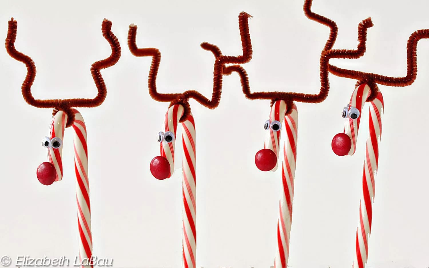 Cute & Adorning Reindeer Craft Using Pipe Cleaner & Candy Canes DIY Reindeer Candy Cane craft For Kids
