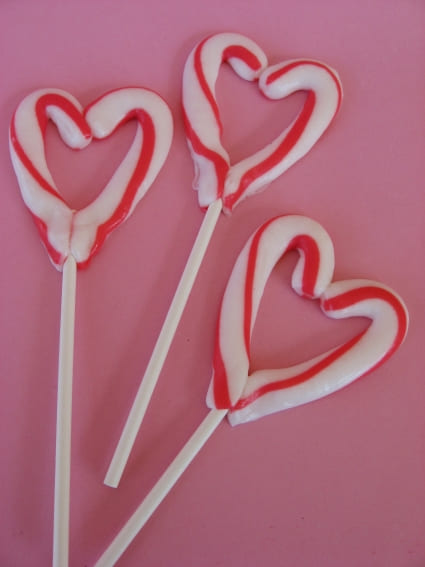 Cute & Easy Candy Cane Hearts Craft For Kindergartners