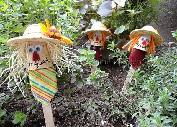 Cute Little Scary Cork Scarecrow Craft For Toddlers  : Cork crafts for Thanksgiving
