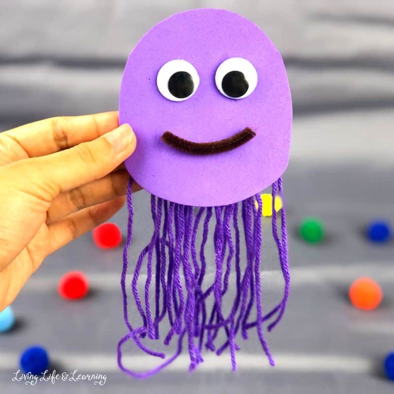 Cute Little Yarn and Paper Octopus Craft : Cute Easy Things To Make With Yarn