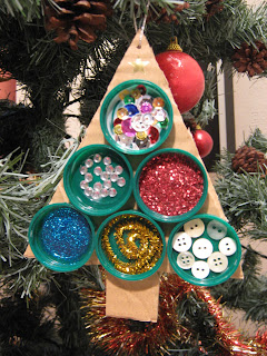 DIY Christmas Tree Craft Idea Using Bottle Tops, Button & Glitter