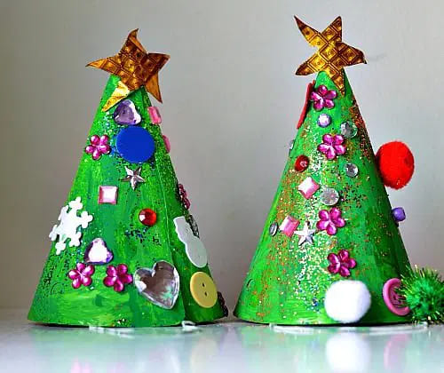 DIY Christmas Tree Hat Craft Using Button, Glitter & Pom Poms