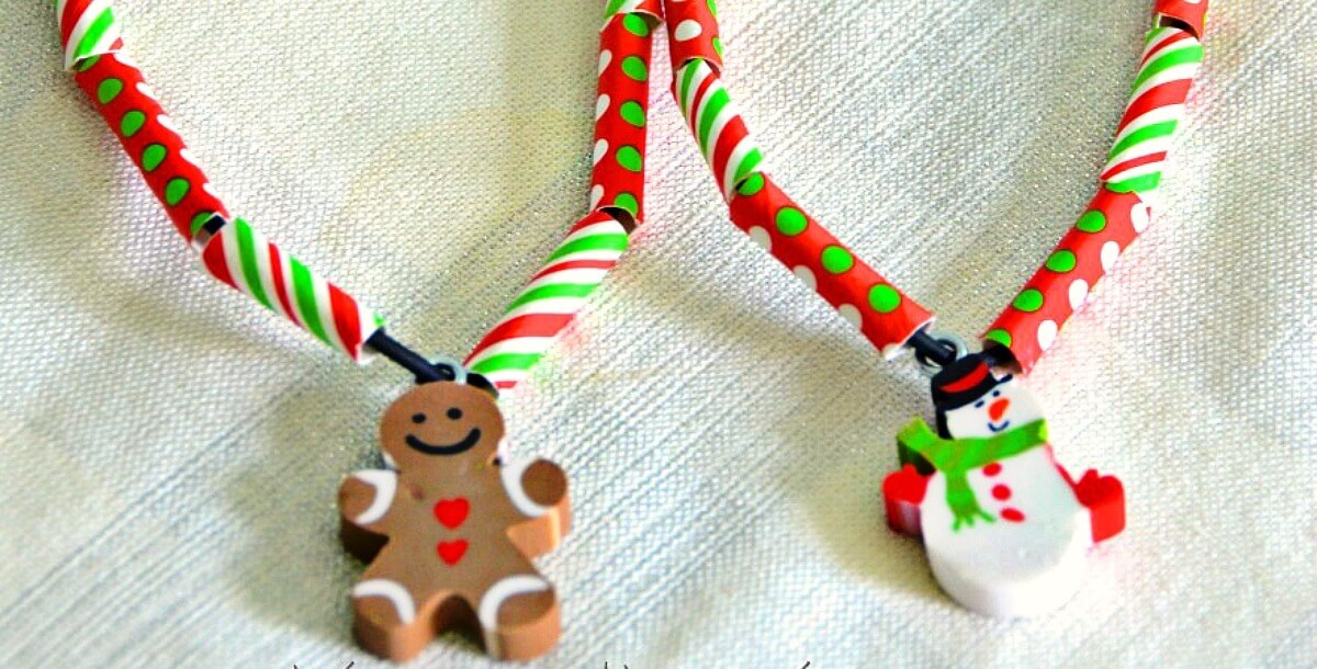 Easy & DIY Christmas Necklace Craft For Kids : Handmade Christmas Jewelry Ideas