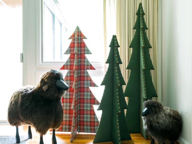 Easy To Make Adorable Wooden Christmas Trees For Indoor Decoration