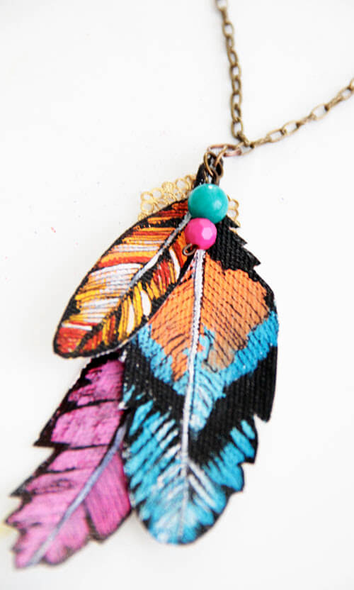 Easy-To-Make Feather Shaped Necklace Art Idea