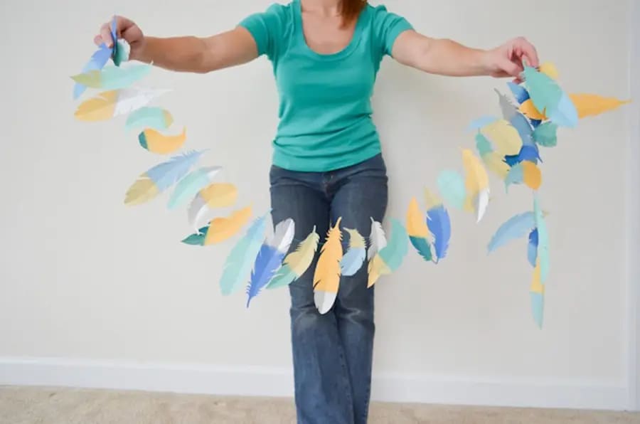 Easy-To-Make Paper Feather Garland Idea For Home Decor : DIY Feather Garland Ideas