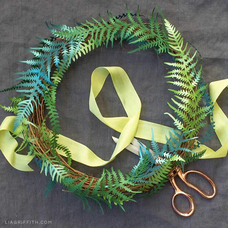 Easy To Make Paper Fern Wreath Craft For Christmas Eve