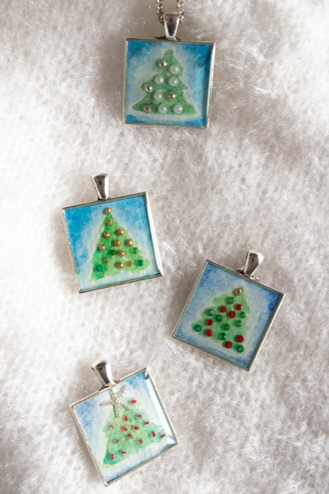  DIY Christmas Tree Resin Pendant Craft Using Watercolor & Paper: Handmade Christmas Jewelry Ideas