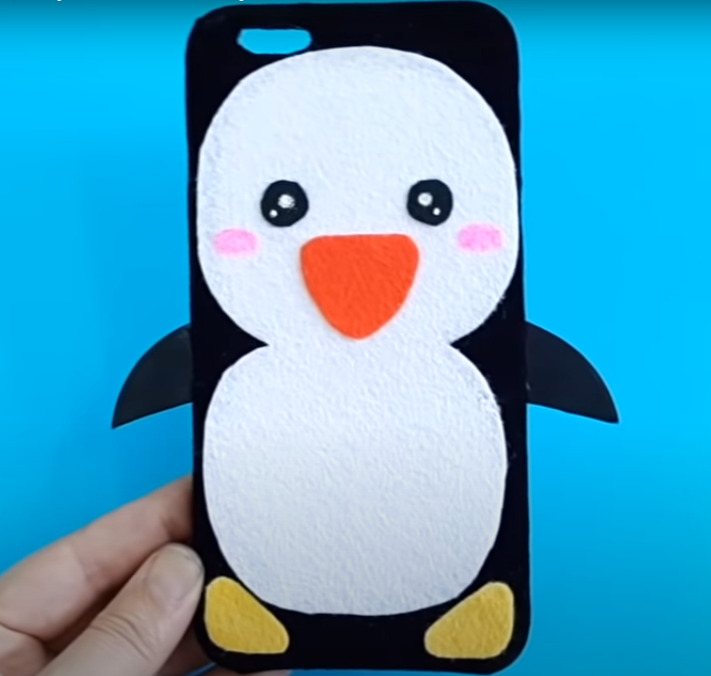 Fun To Make Mobile Cover design in penguin shape : DIY Christmas Mobile Cover Ideas