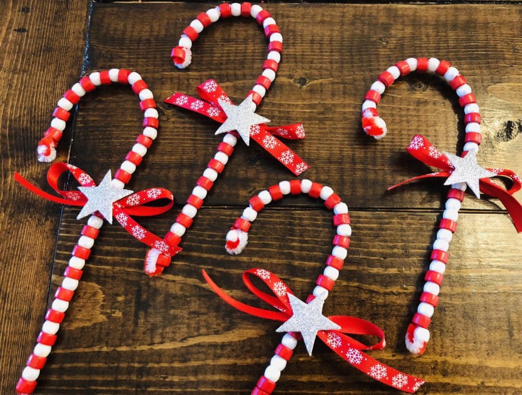 Handmade Candy Cane Beaded Wreath Crafts For Kindergartners