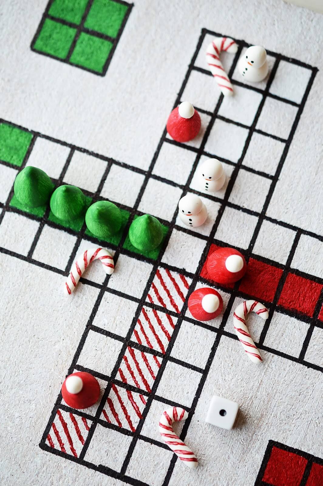 Let's Play A Christmas Themed Amazing Ludo : Christmas Games For Family Members