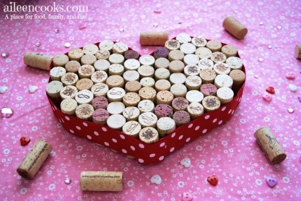 Quick and Easy Cork Heart Beautiful Trivet Craft and Decor : Hearth Shape Cork Crafts & Decor