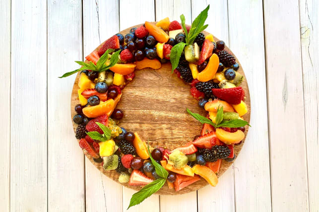 Rich Wreath Shaped Fruit Salad Recipe For Christmas