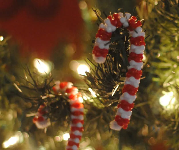 Simple Candy Cane Ornament Crafts For Holiday Decoration