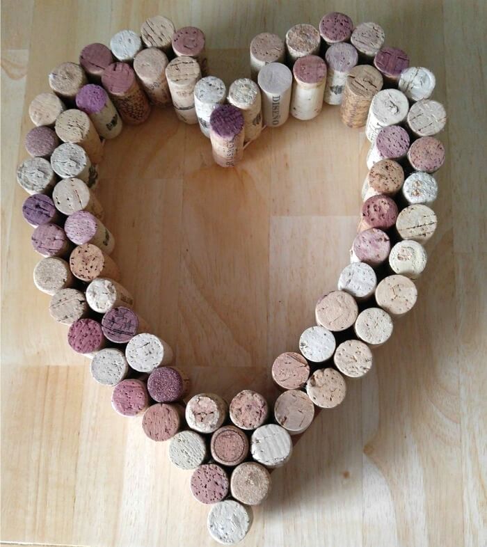 Simple Wine Cork Wall Hanging Decoration Craft In Heart Shape