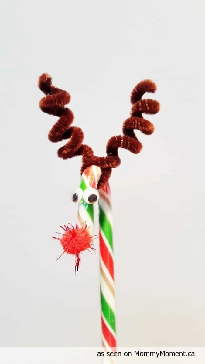  Sweet Reindeer Candy Cane Craft Using Pipe Cleaner & Goggly Eyes DIY Reindeer Candy Cane craft For Kids