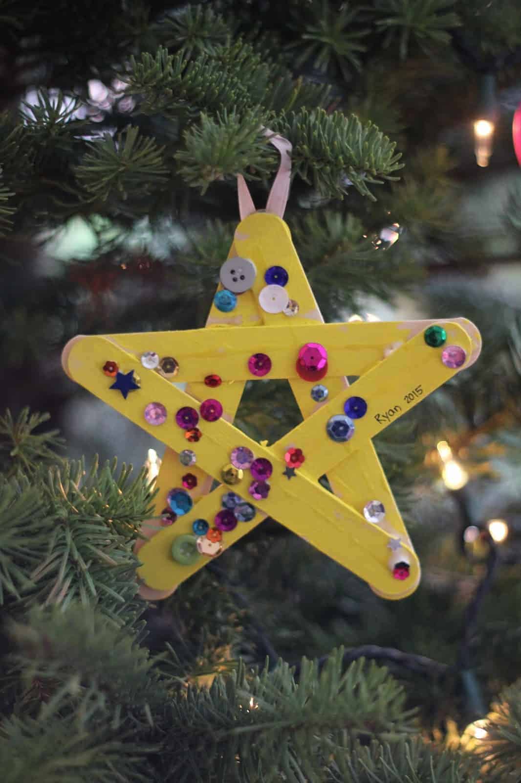 Adorable Star Craft For Toddlers Using Sparkles