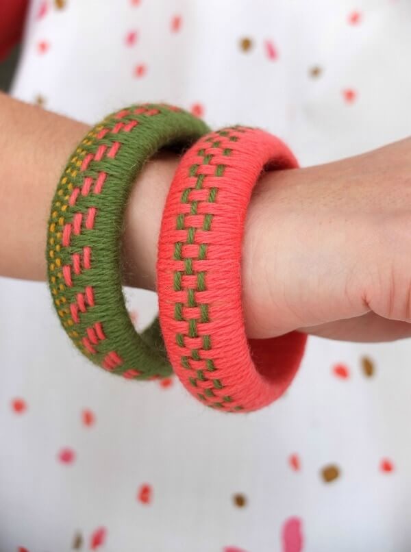 Adorable Yarn Bands Accessory Craft Idea Yarn projects for beginners 