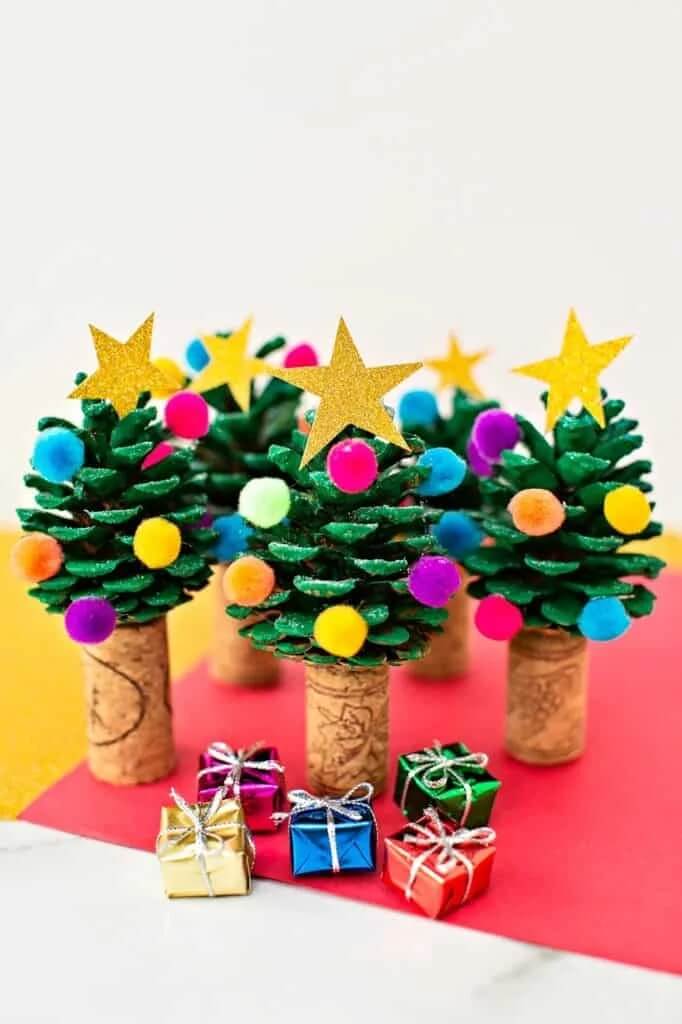  Amazing Christmas Tree Craft Using Pine Cones
