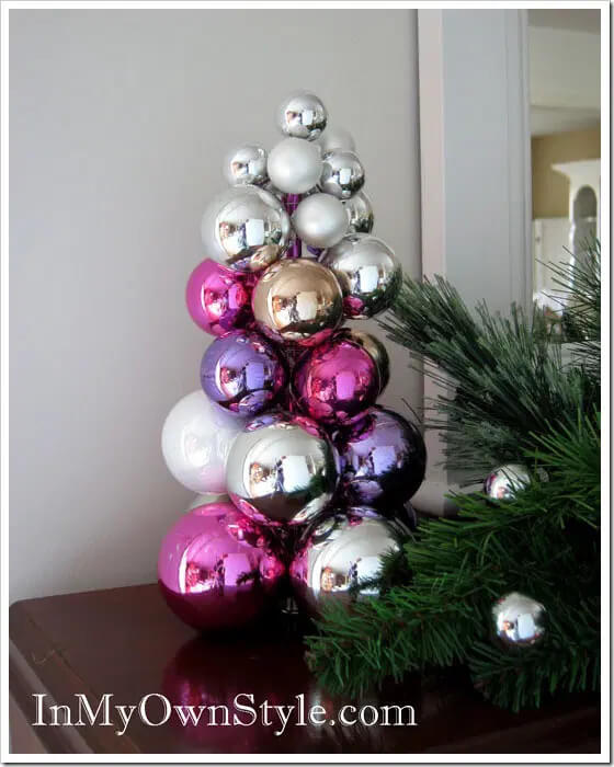 Christmas Tabletop Decoration Using A Knitting Needle Indoor Christmas Party Decoration Ideas