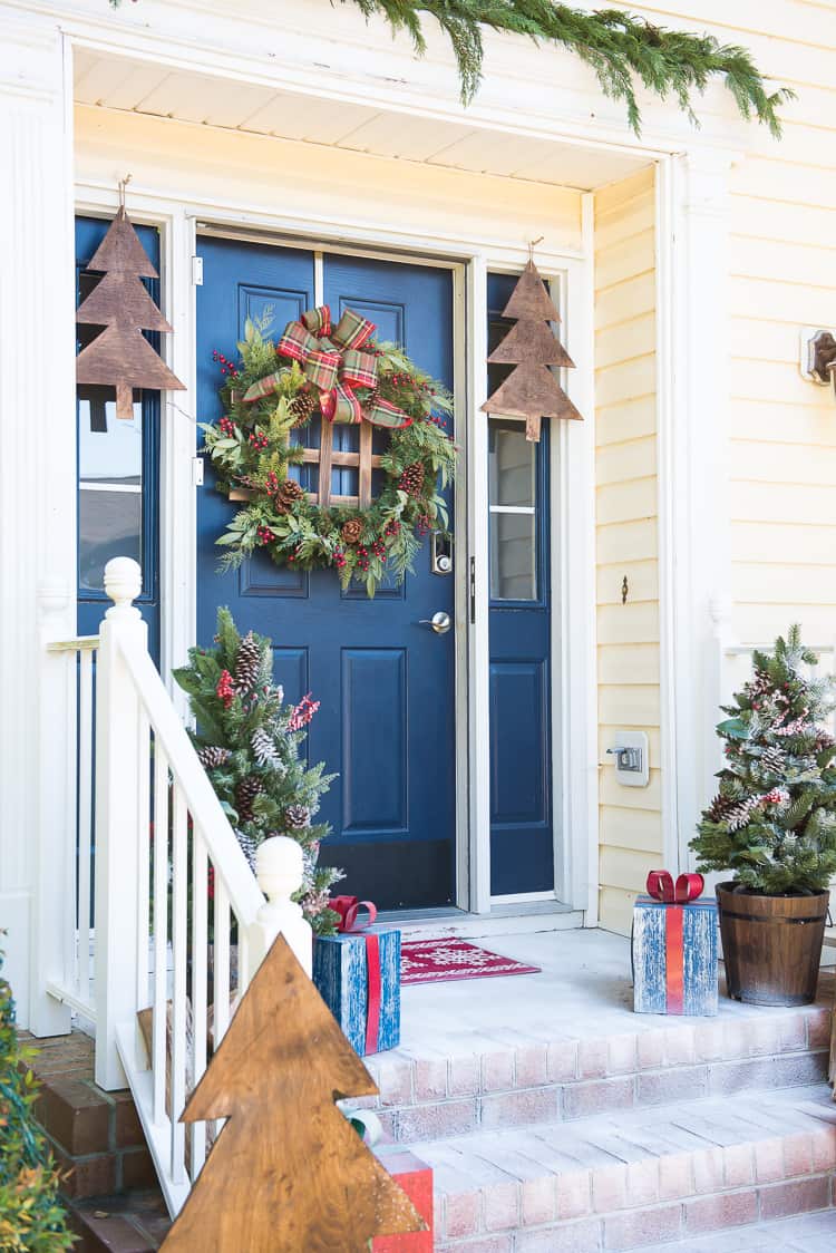 Christmas Wreath & Tree Decoration Idea For Outdoor