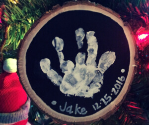 Cute Baby's First Christmas Ornament To Make With Circle Wood
