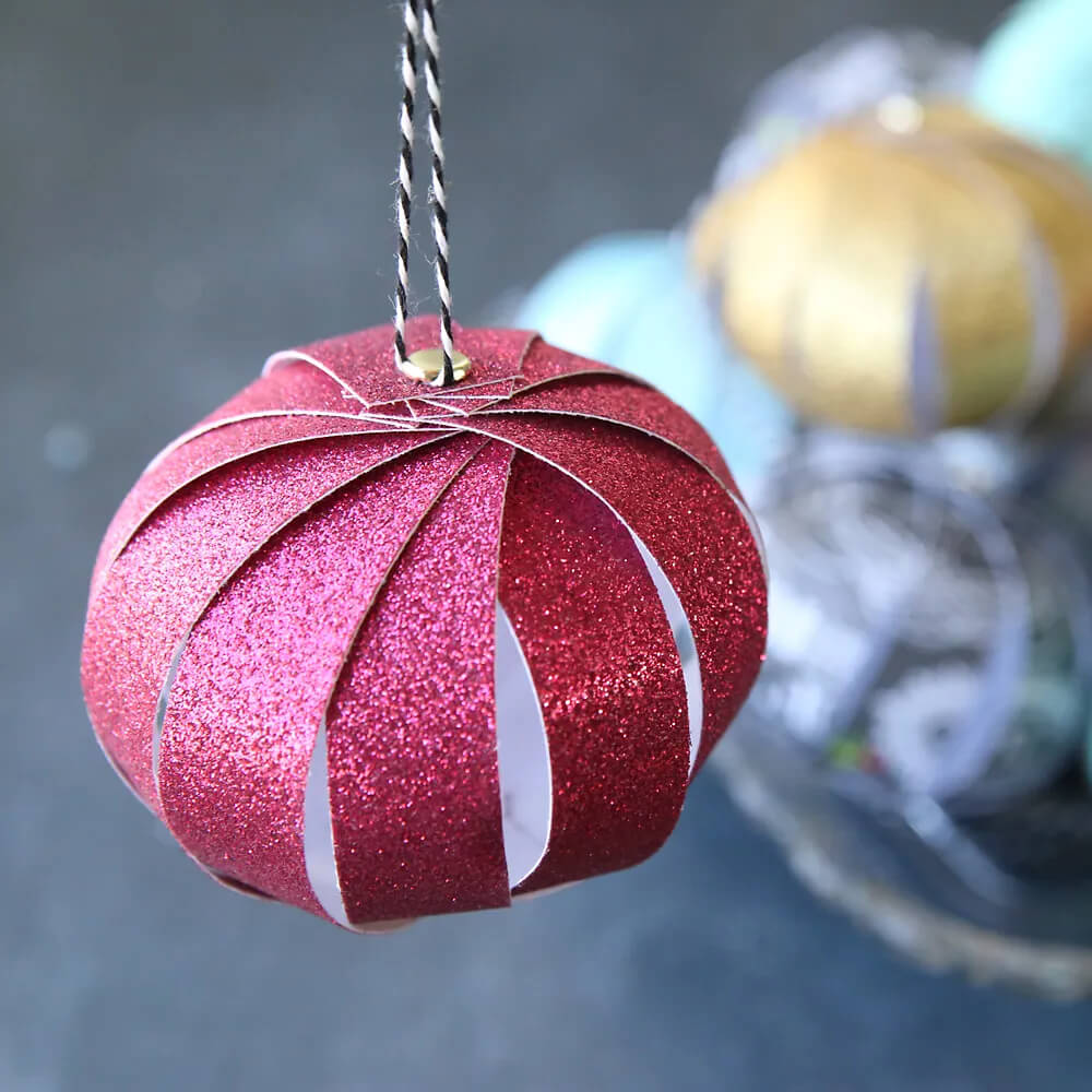 Cute Christmas Ball Ornaments Using Paper Strips For Preschoolers