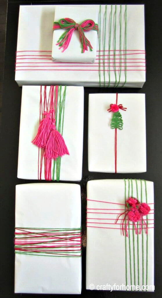 Cute Christmas Gift Wrapping Idea Using Yarn & Forks