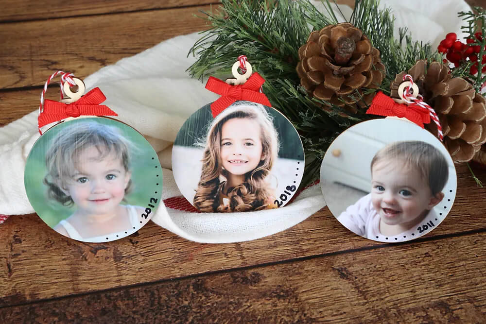 Easy & Cute Keepsake Photo Ornaments Craft Idea For Kids