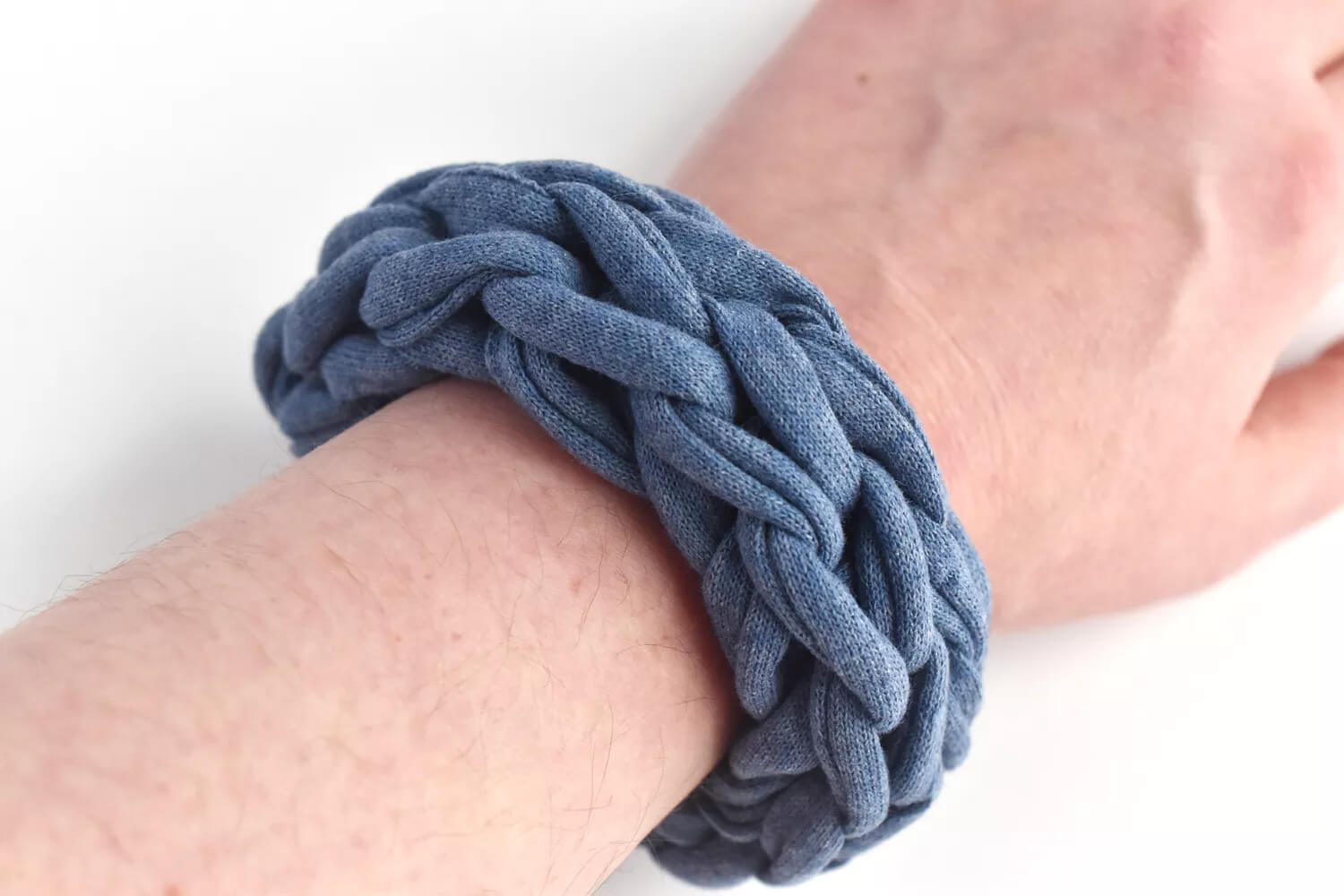 Easy & Simple Finger Knit Bracelet Craft Using Yarn