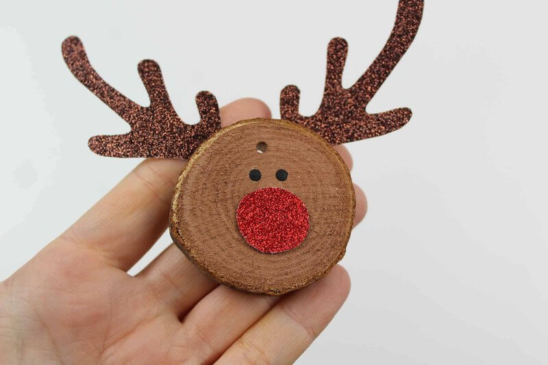 Easy To Make Glittery Reindeer Craft For Christmas Decor Wood Christmas Crafts 