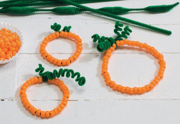 How to Make Pumpkins Using Pipe Cleaners