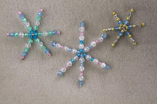 How To Make Snowflakes Using Beads & Pipe Cleaners