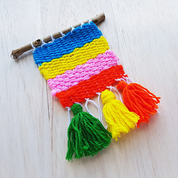 Joyful Adorable Yarn Waving Idea For Kids