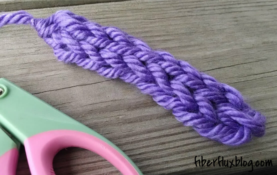 Learn Finger Knitting Method With This Yarn Craft