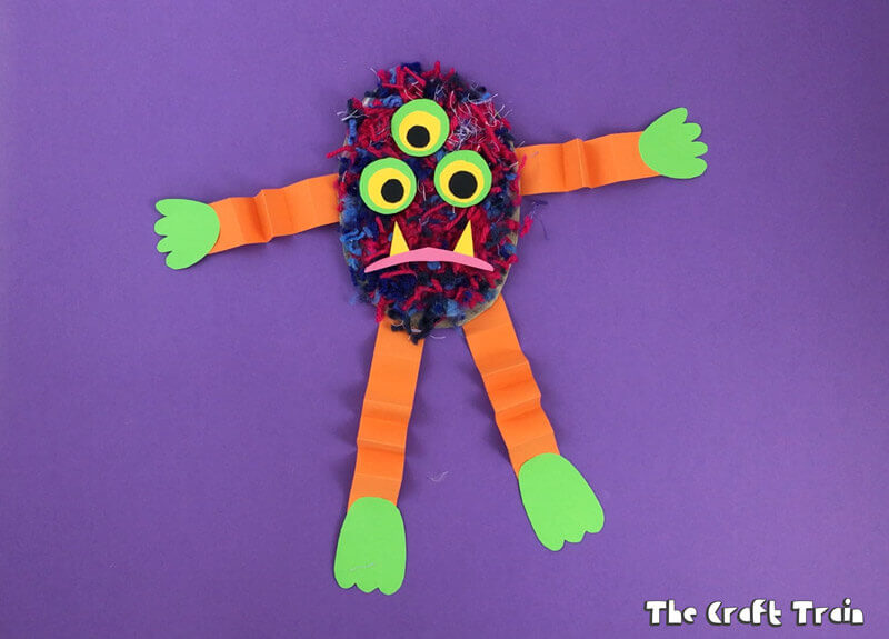 Make A Easy & Simple Fluffy Monster With Yarn