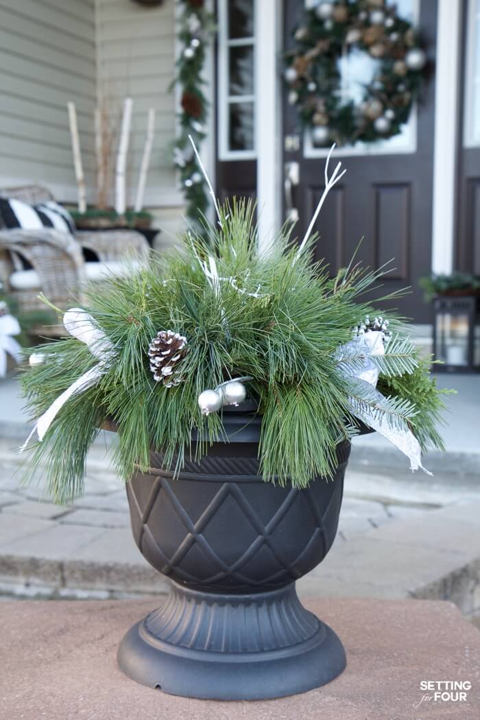 Quick Christmas Planter For Decorating Outdoors In Winters