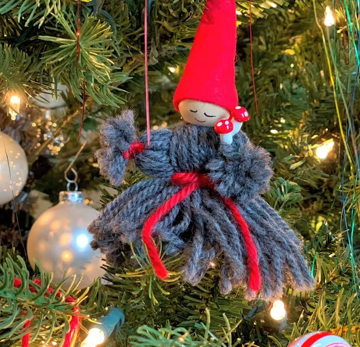 Adorable Yarn Elf Ornamental Craft For Winter : DIY Yarn Projects for This Winter