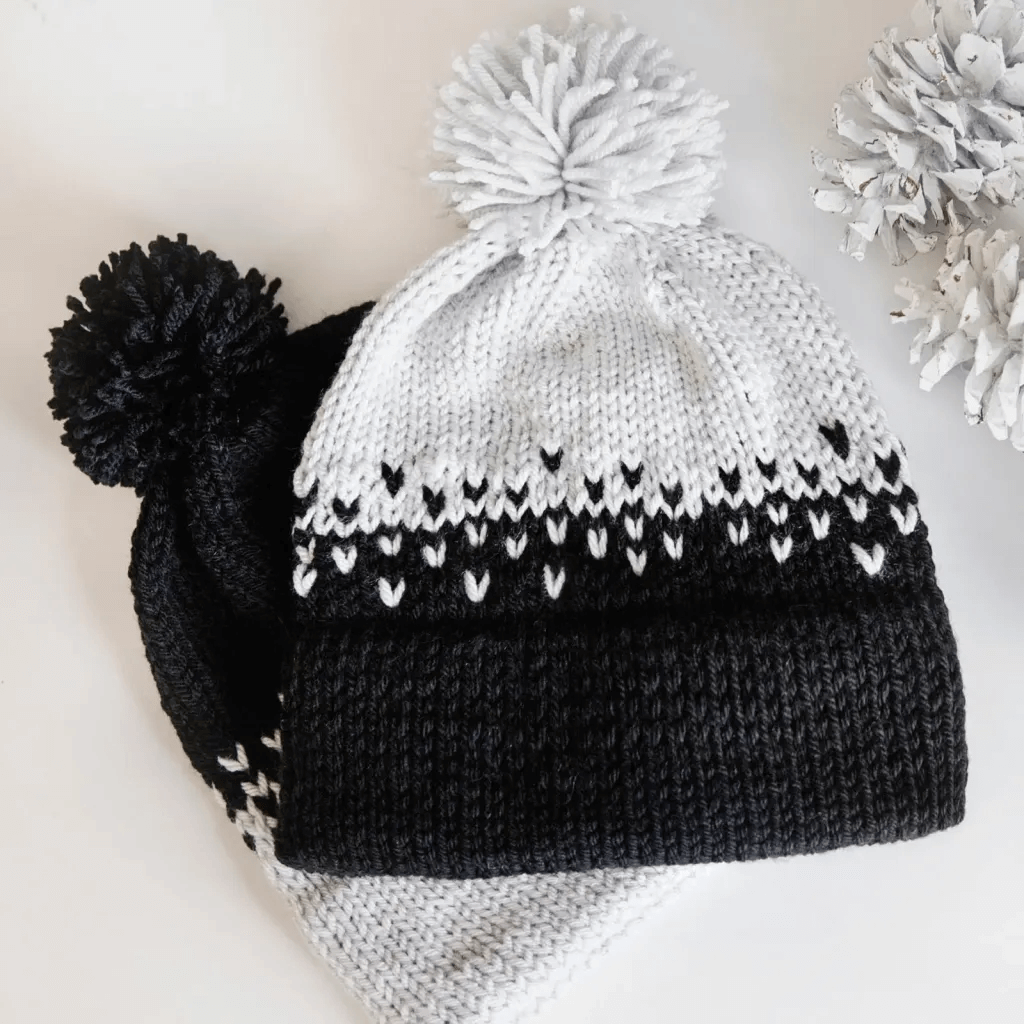 Black And White Beautiful Hat Knit Pattern: Easy Knit Hat Patterns