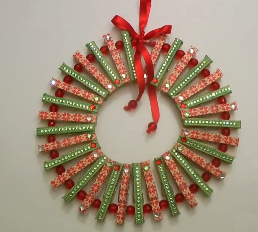 Easy And Quick Clothespin Christmas Wreath Craft For Kids