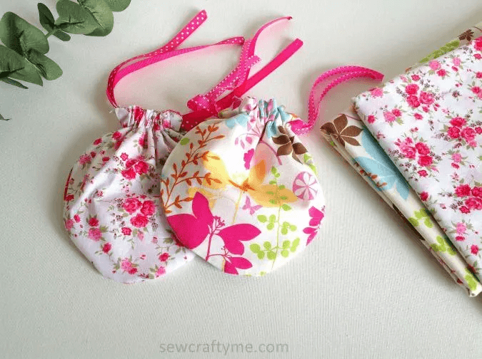 Simple and Easy Pouch From Left Over Scrap: Craft Ideas For Leftover Fabric Scraps 