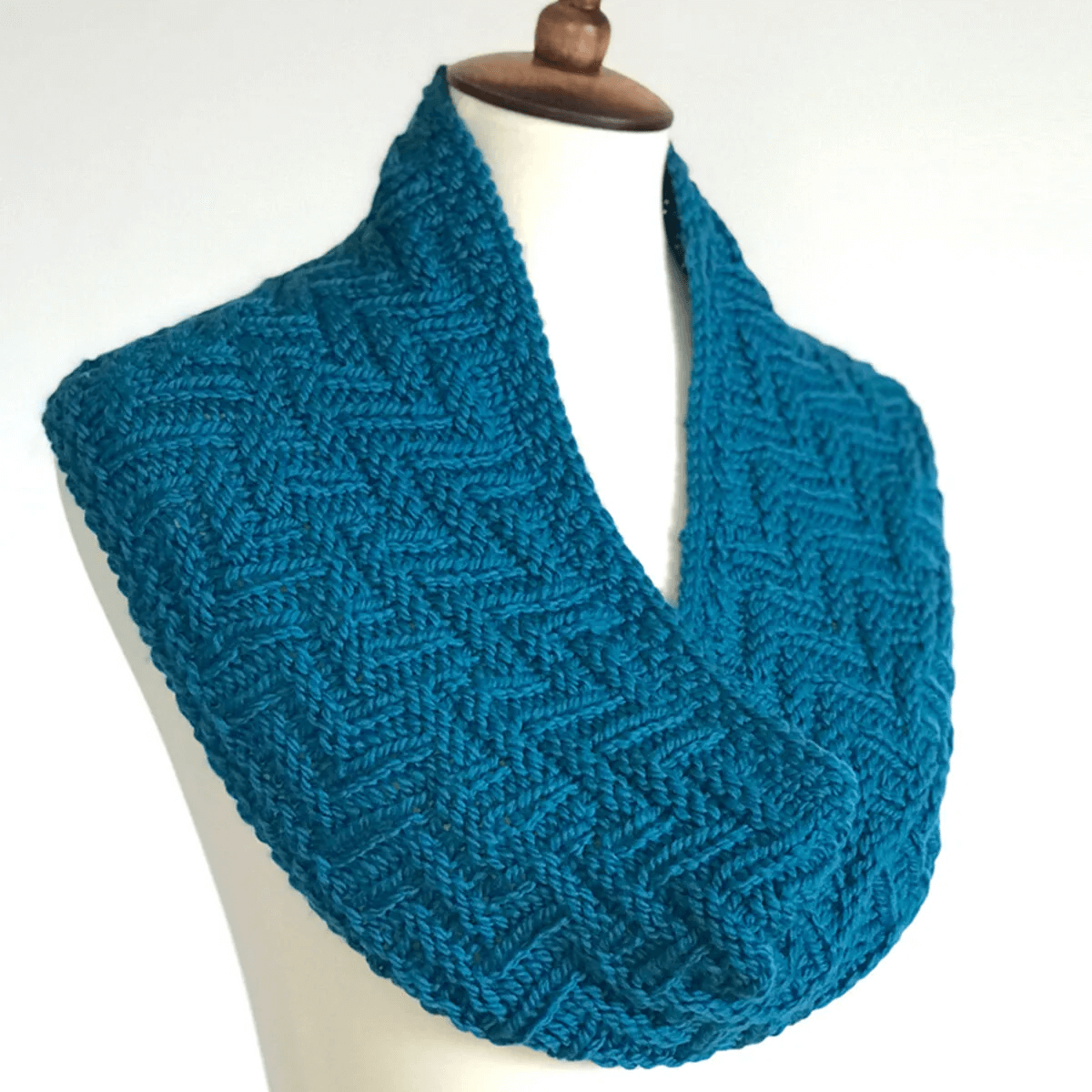 Zig-Zag Scarf Knitting Pattern For Winters : Loom Knitting Patterns