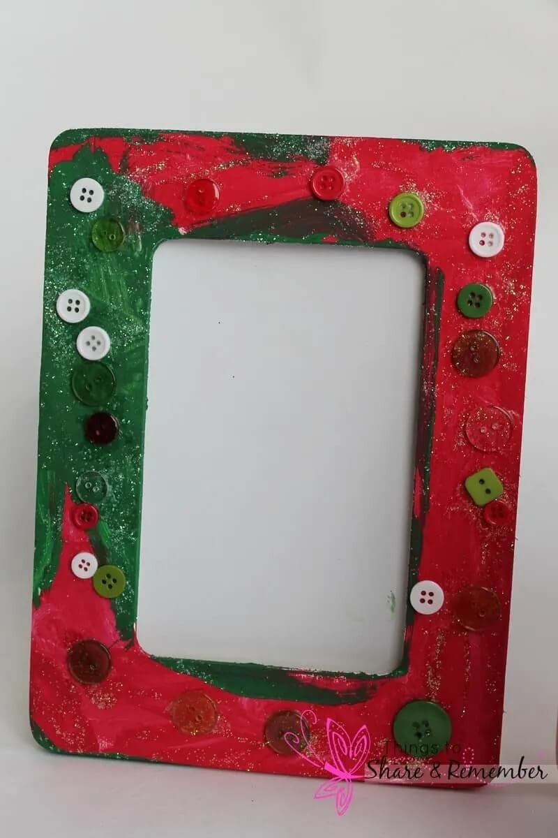 Adorable Button Frame Craft For Christmas Decor
