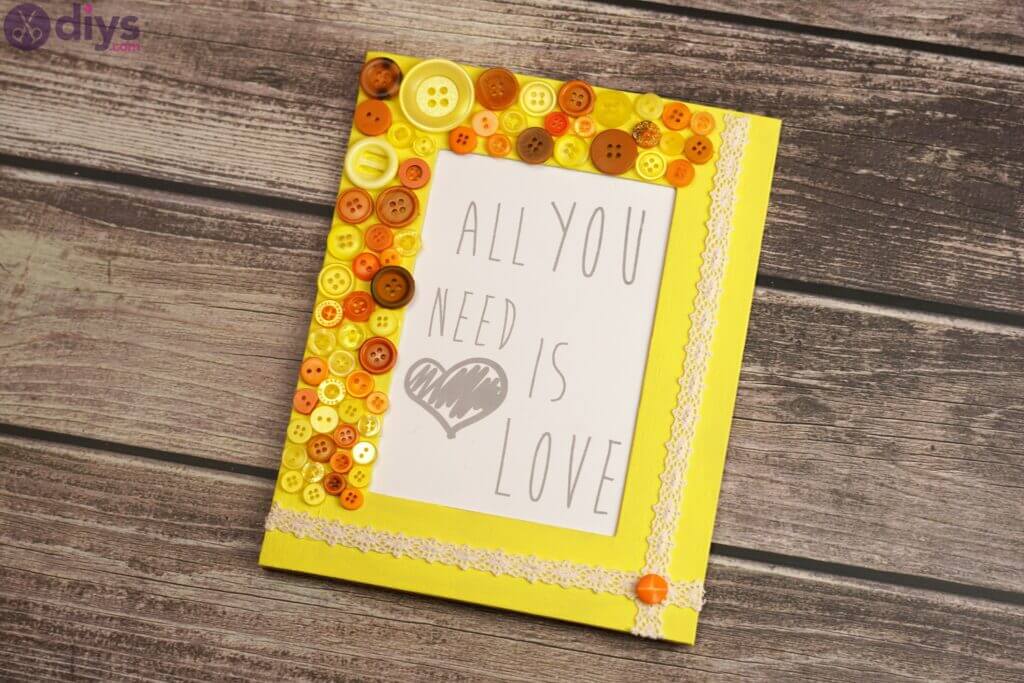 Adorable Button Picture Frame Gift Idea For Valentine's Day